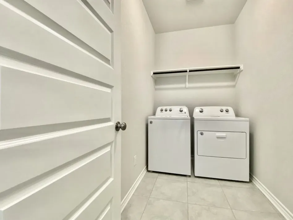 2148 Pecan Island Drive Leander, TX 78641