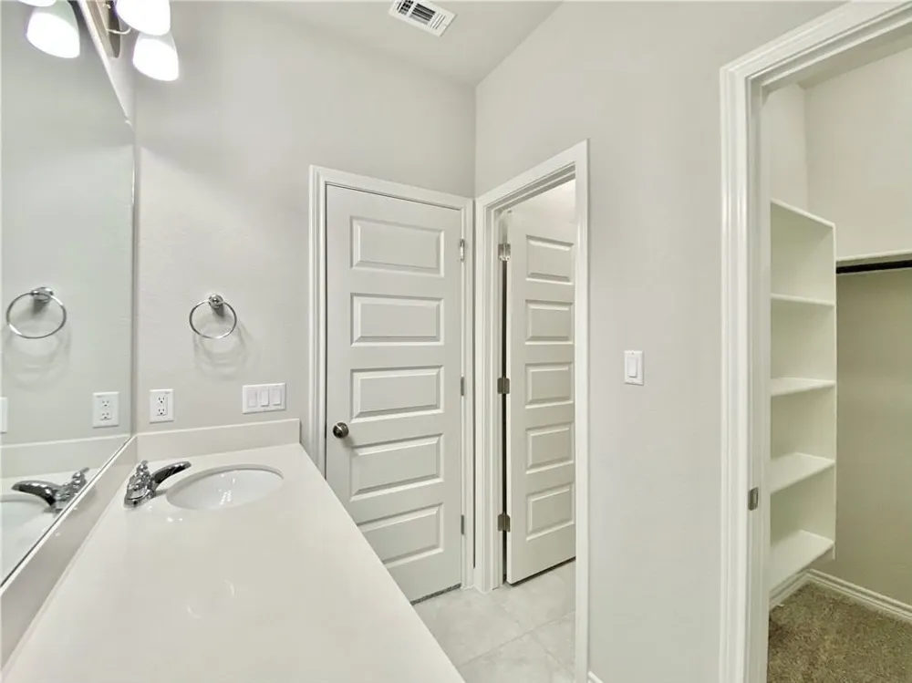 2148 Pecan Island Drive Leander, TX 78641