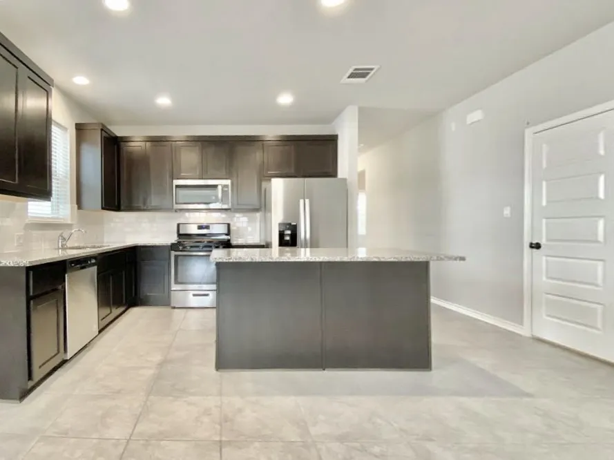 2148 Pecan Island Drive Leander, TX 78641