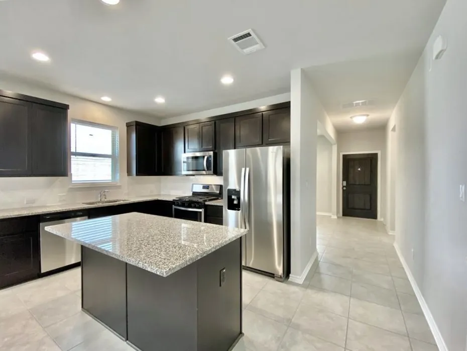 2148 Pecan Island Drive Leander, TX 78641
