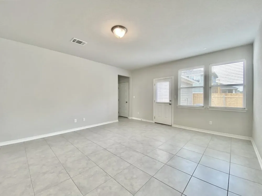 2148 Pecan Island Drive Leander, TX 78641