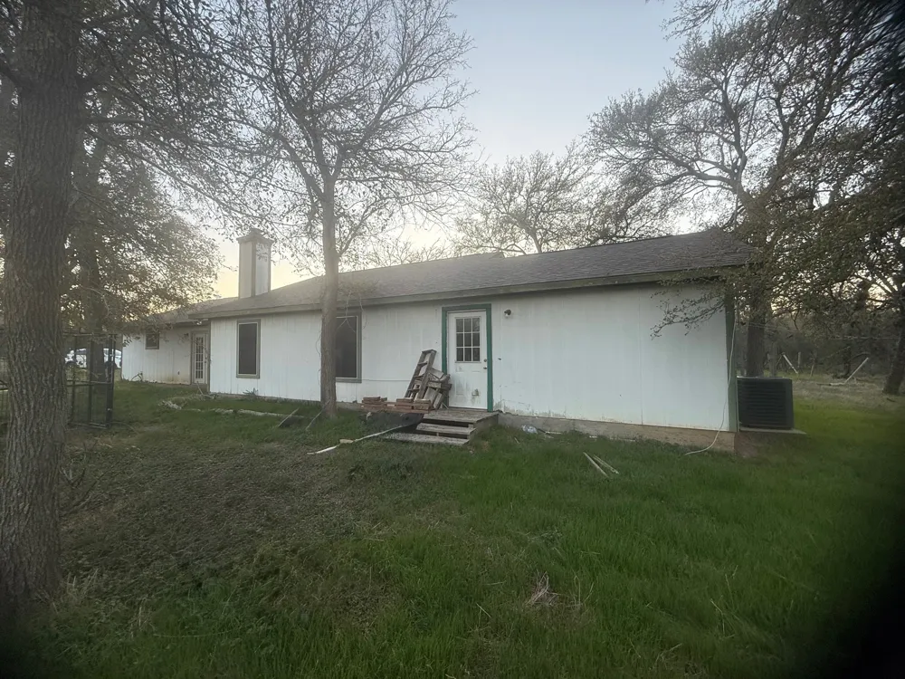 326 The Forest Road Dale, TX 78616