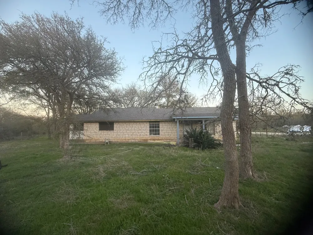 326 The Forest Road Dale, TX 78616