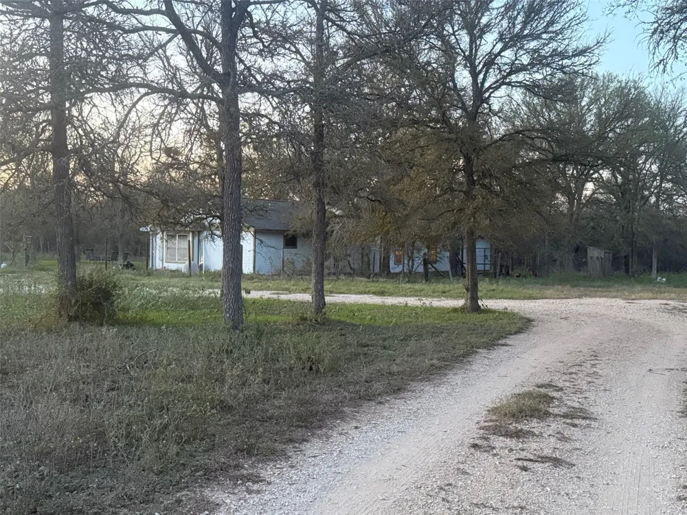 326 The Forest Road Dale, TX 78616