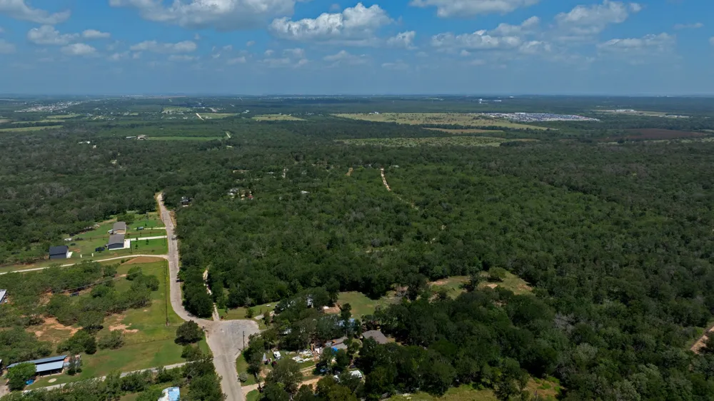 326 The Forest Road Dale, TX 78616