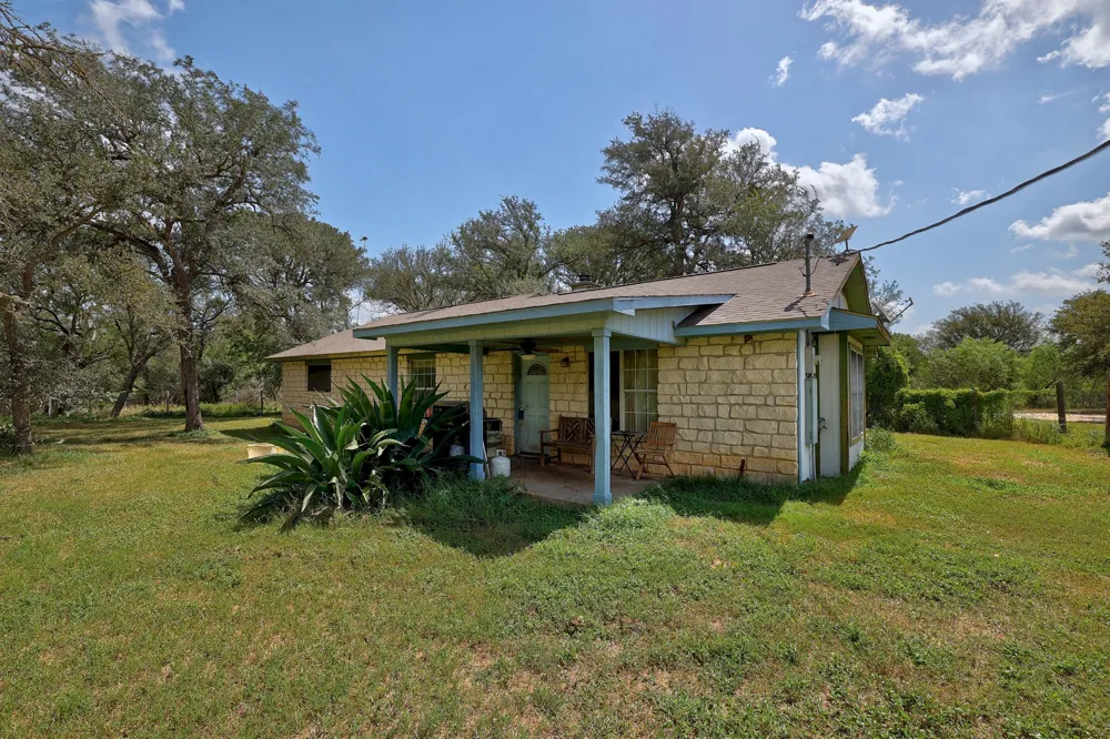 326 The Forest Road Dale, TX 78616
