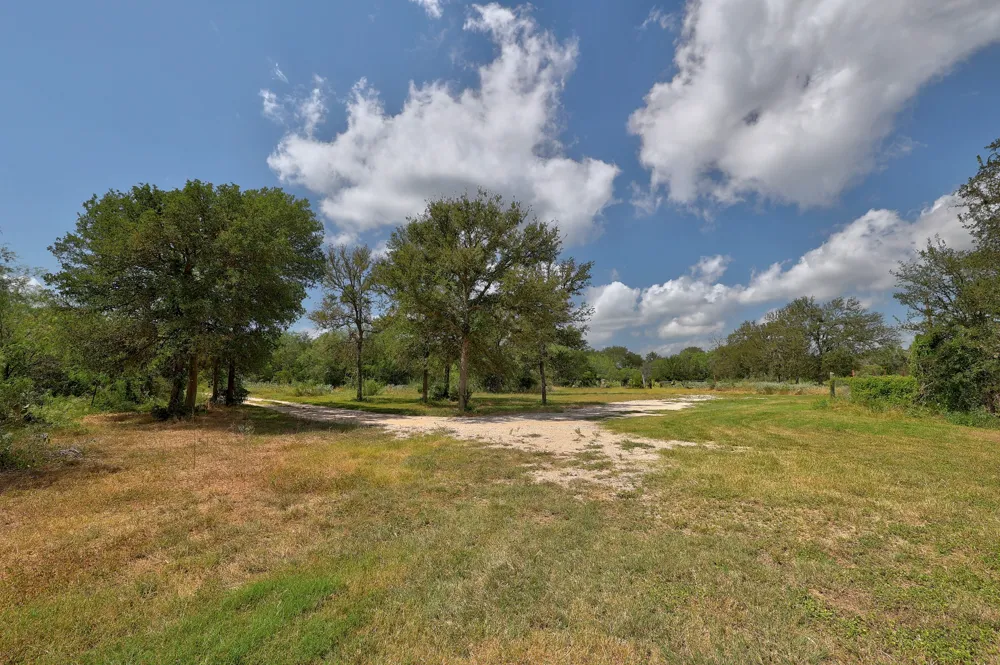 326 The Forest Road Dale, TX 78616