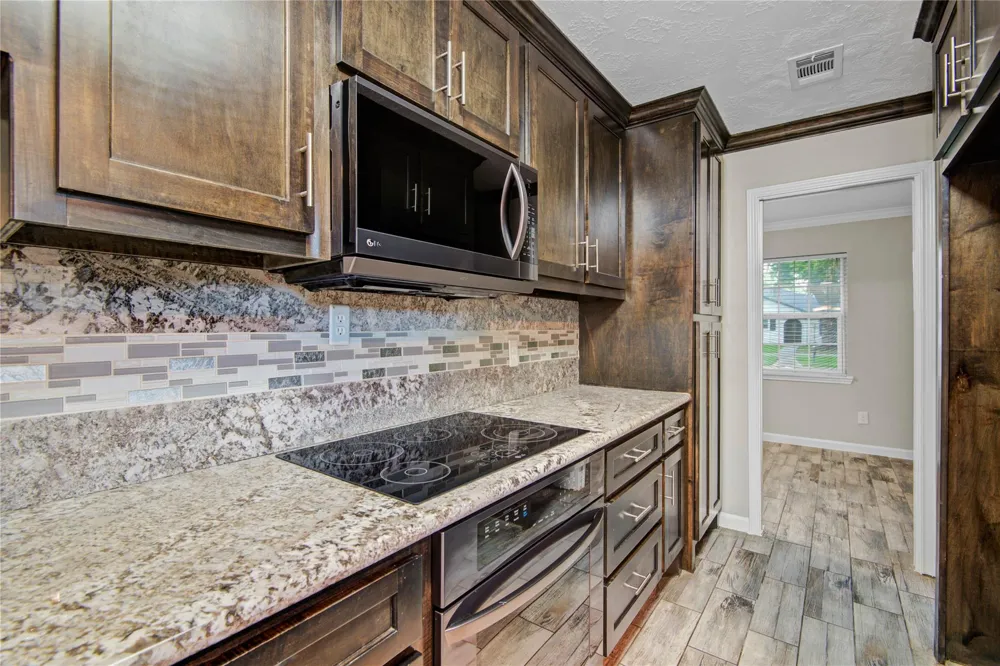 15702 Wandering Trail Friendswood, TX 77546