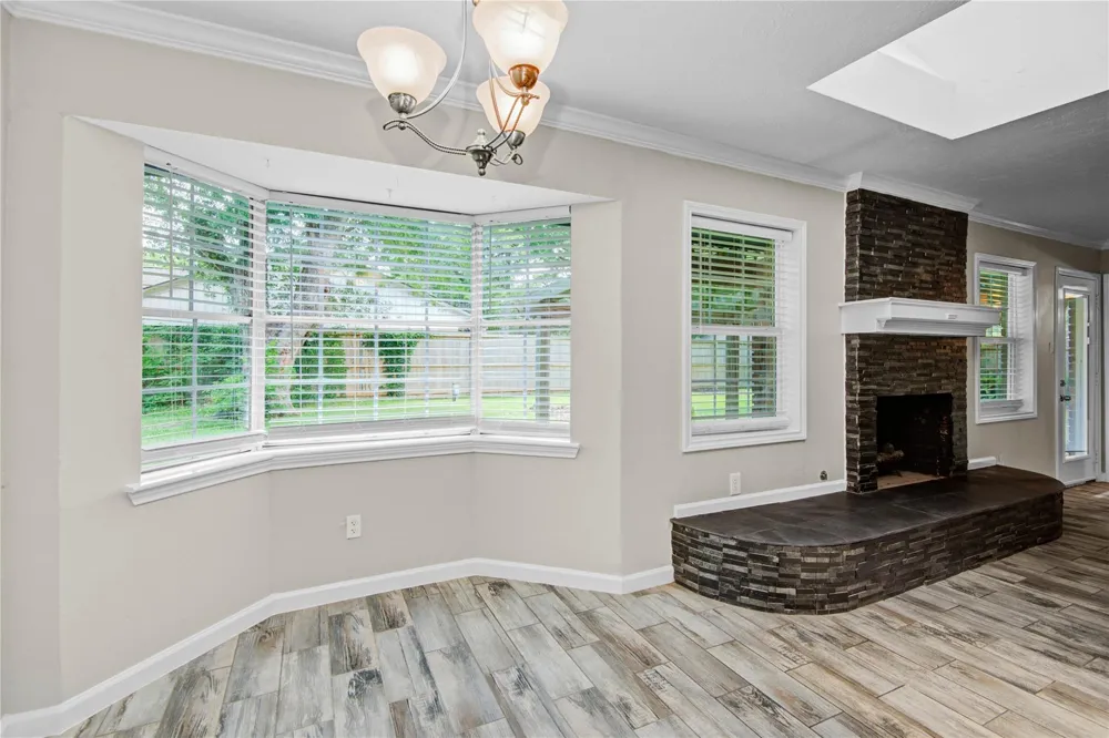 15702 Wandering Trail Friendswood, TX 77546
