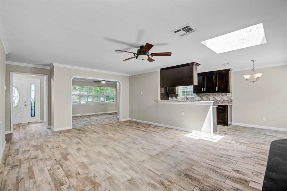 15702 Wandering Trail Friendswood, TX 77546