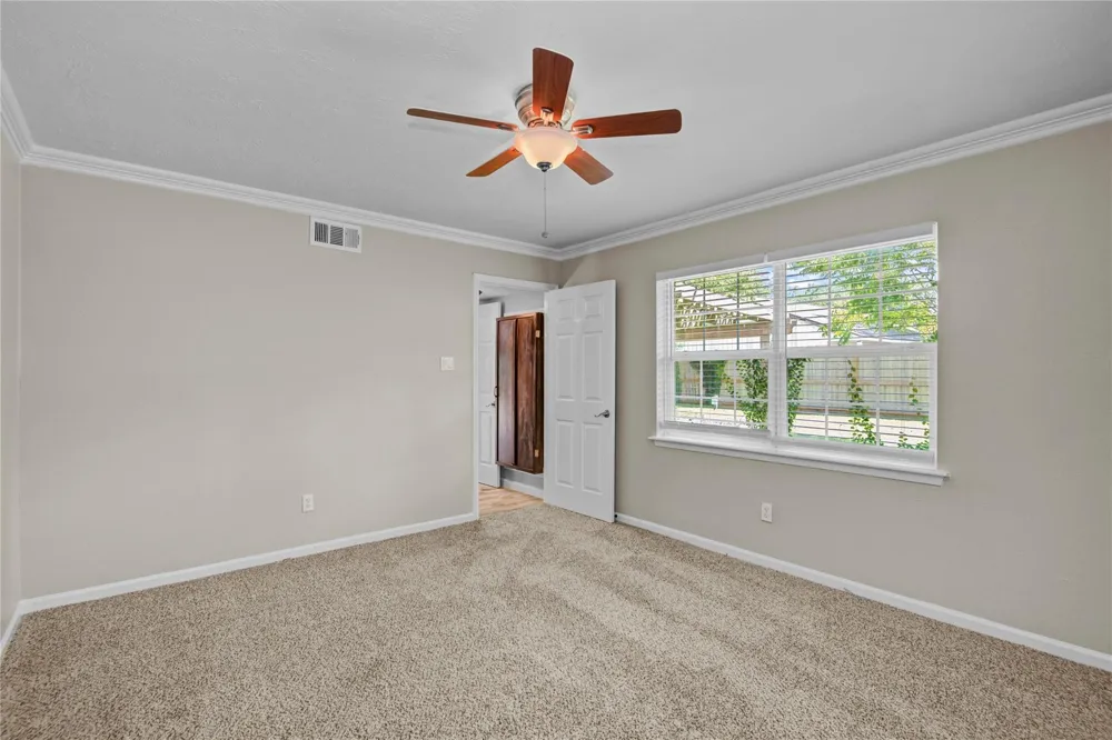 15702 Wandering Trail Friendswood, TX 77546