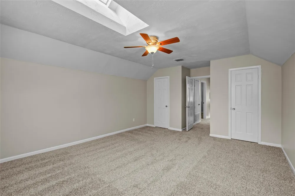 15702 Wandering Trail Friendswood, TX 77546