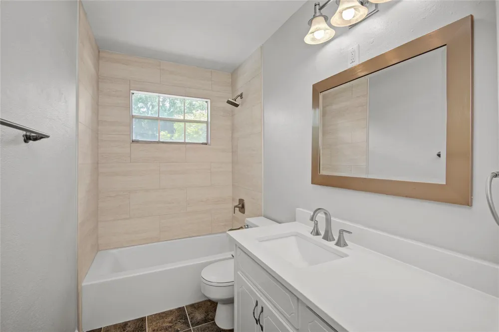 15702 Wandering Trail Friendswood, TX 77546