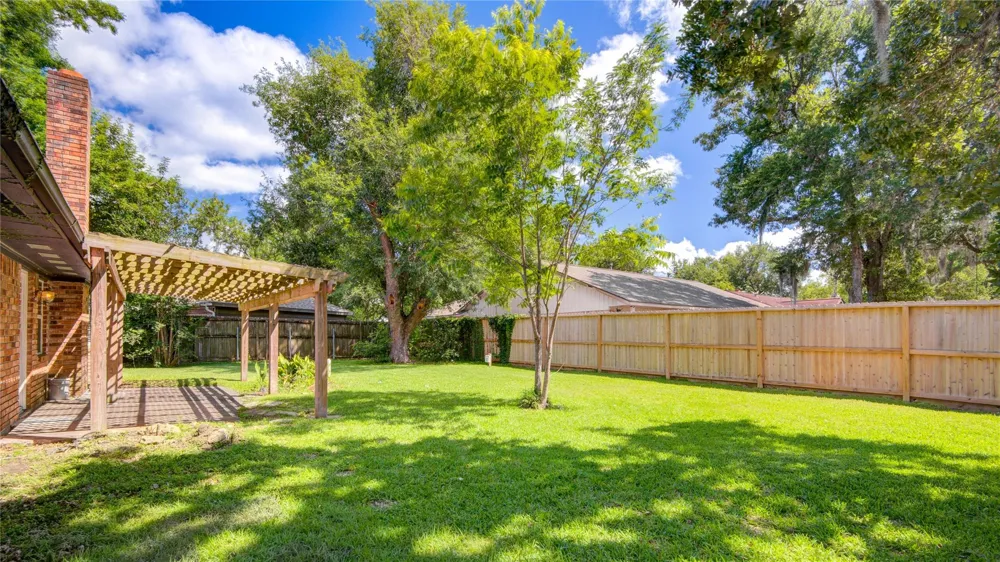 15702 Wandering Trail Friendswood, TX 77546