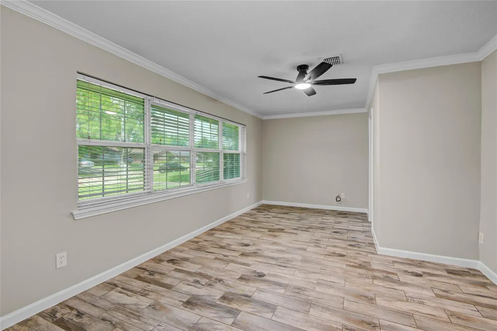 15702 Wandering Trail Friendswood, TX 77546