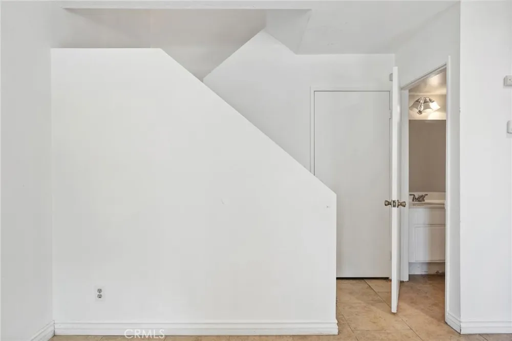 12454 Ralston Los Angeles, CA 91342