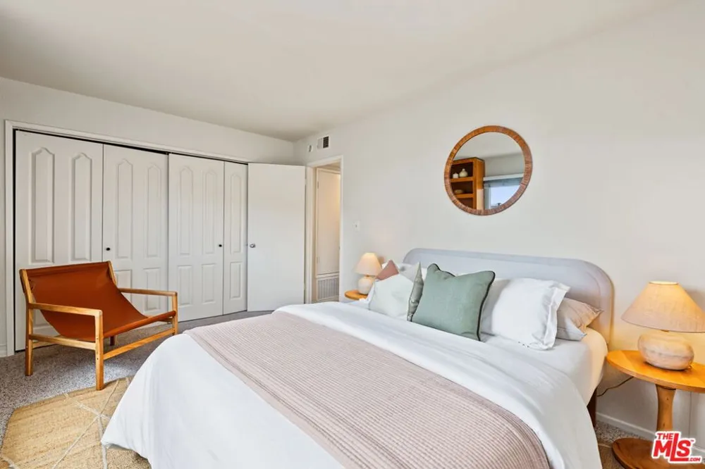 2016 Euclid Street #13 Santa Monica, CA 90405