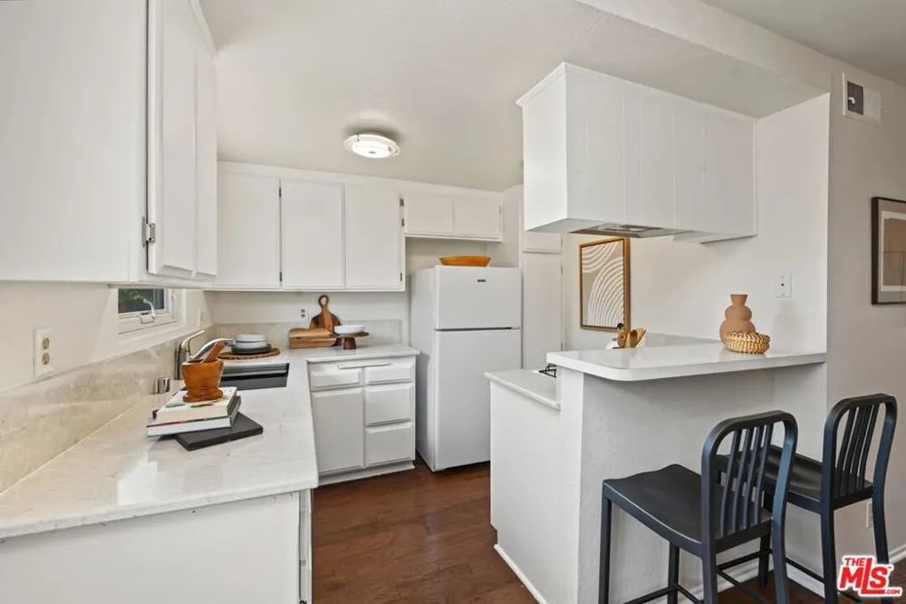 2016 Euclid Street #13 Santa Monica, CA 90405