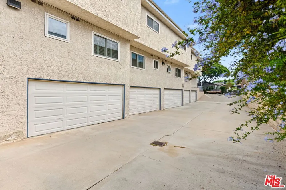 2016 Euclid Street #13 Santa Monica, CA 90405