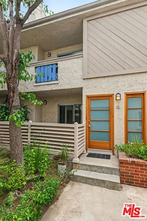 2016 Euclid Street #13 Santa Monica, CA 90405