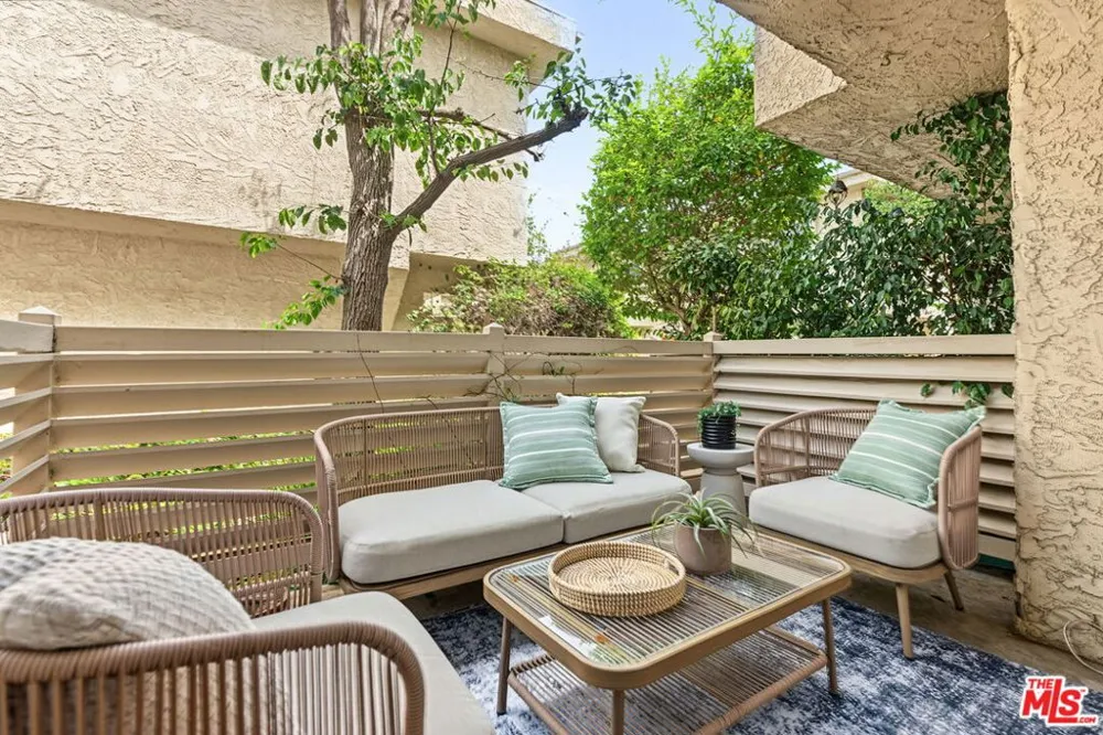 2016 Euclid Street #13 Santa Monica, CA 90405