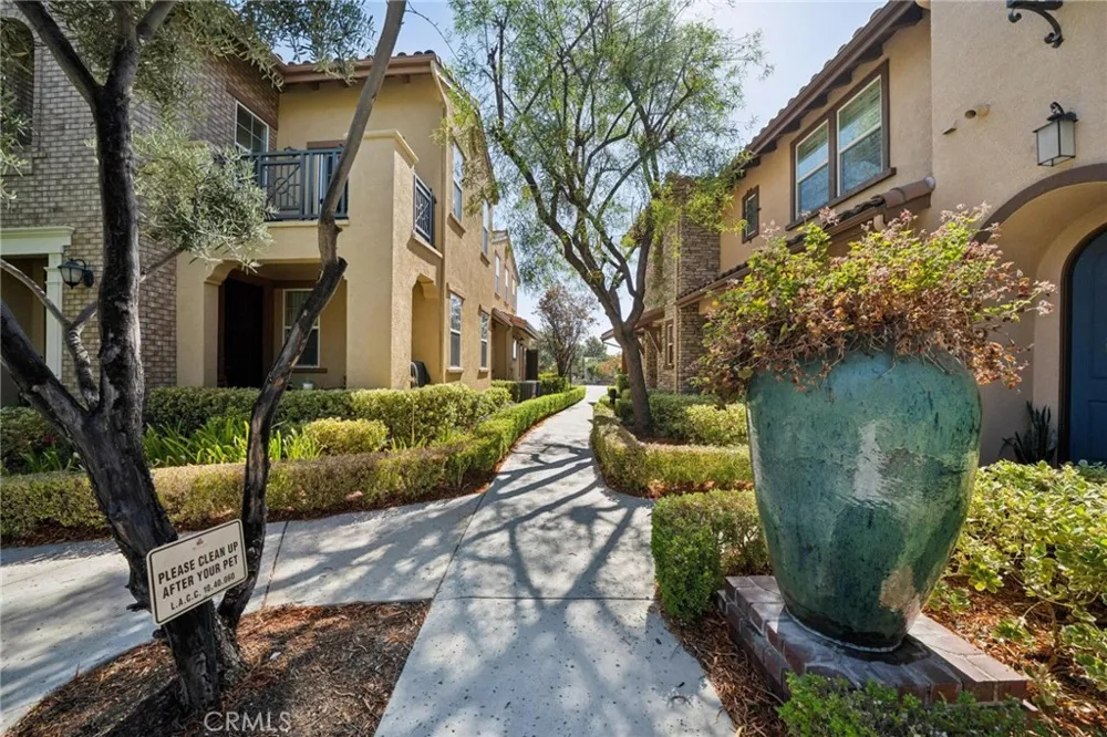 28565 Herrera Street #100 Valencia, CA 91354