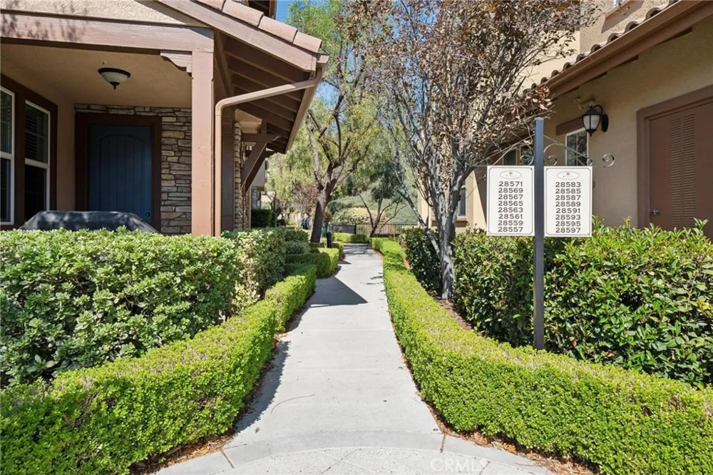 28565 Herrera Street #100 Valencia, CA 91354