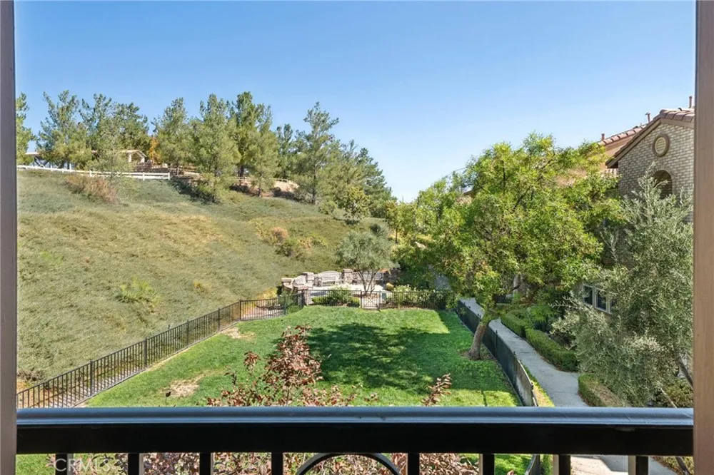 28565 Herrera Street #100 Valencia, CA 91354