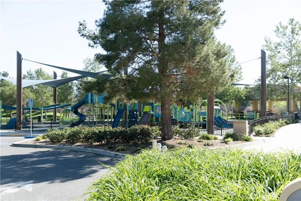 28565 Herrera Street #100 Valencia, CA 91354