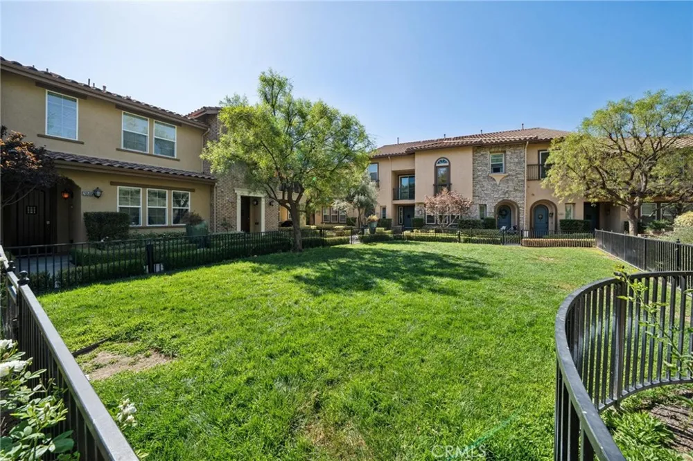 28565 Herrera Street #100 Valencia, CA 91354