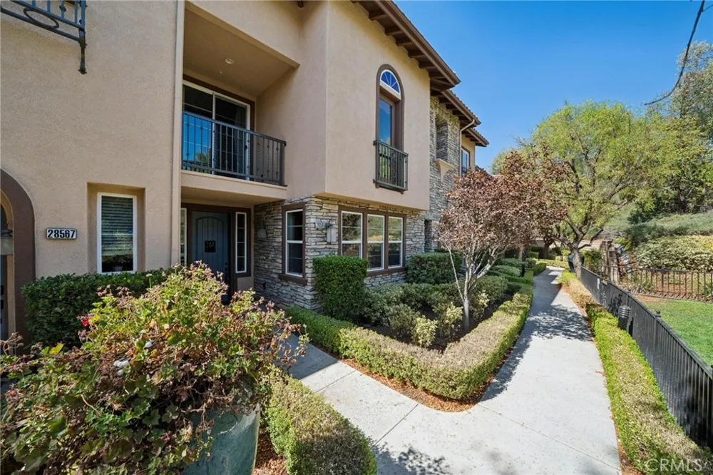 28565 Herrera Street #100 Valencia, CA 91354