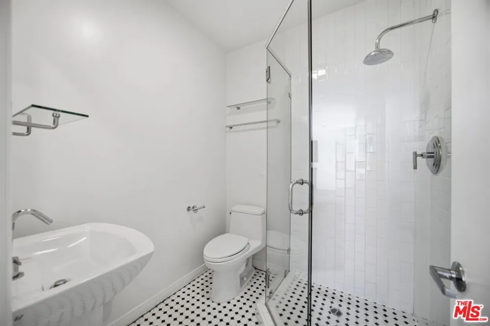 2065 Outpost Drive Los Angeles, CA 90068