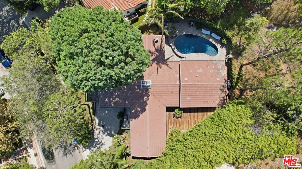 2065 Outpost Drive Los Angeles, CA 90068