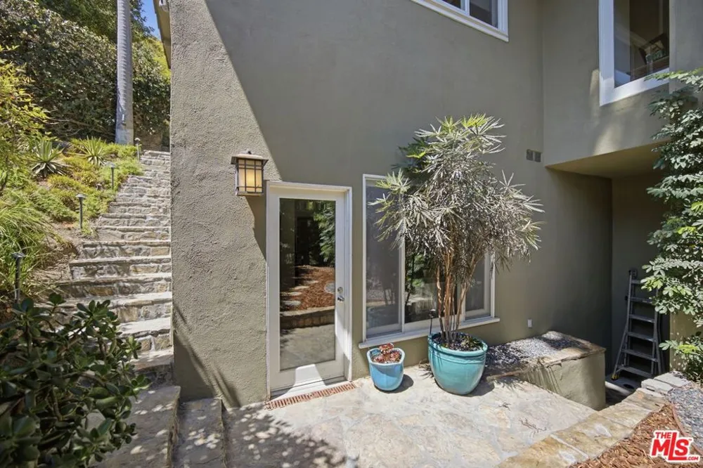 2065 Outpost Drive Los Angeles, CA 90068