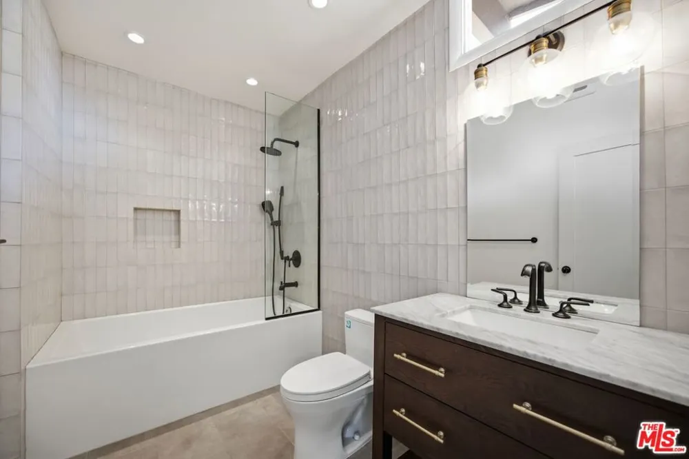 2065 Outpost Drive Los Angeles, CA 90068