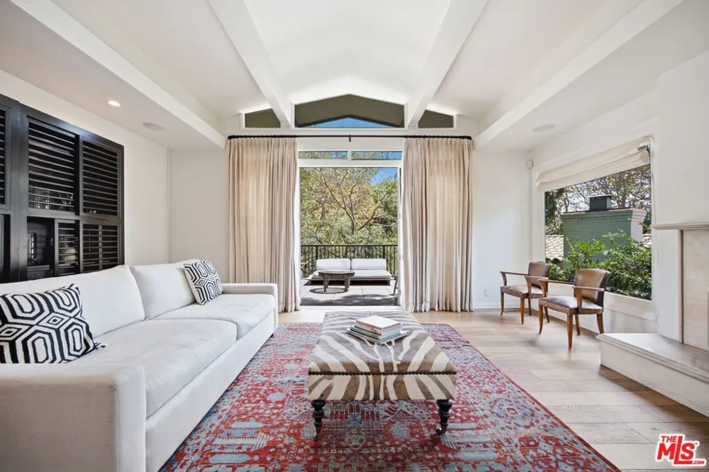 2065 Outpost Drive Los Angeles, CA 90068