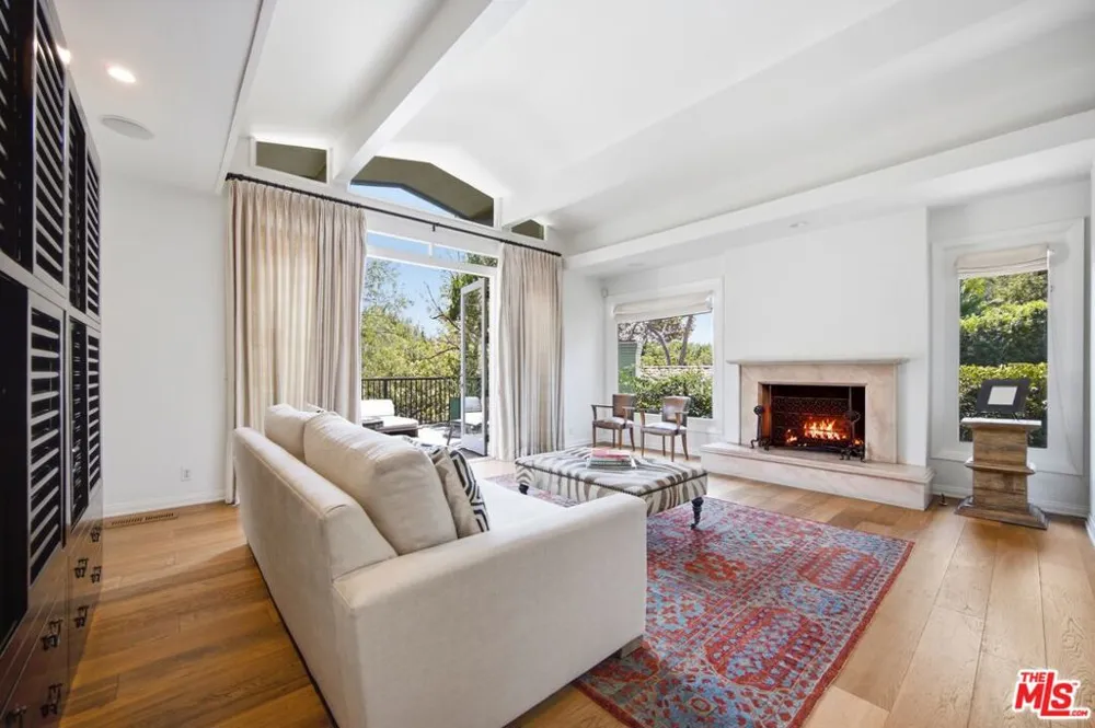 2065 Outpost Drive Los Angeles, CA 90068