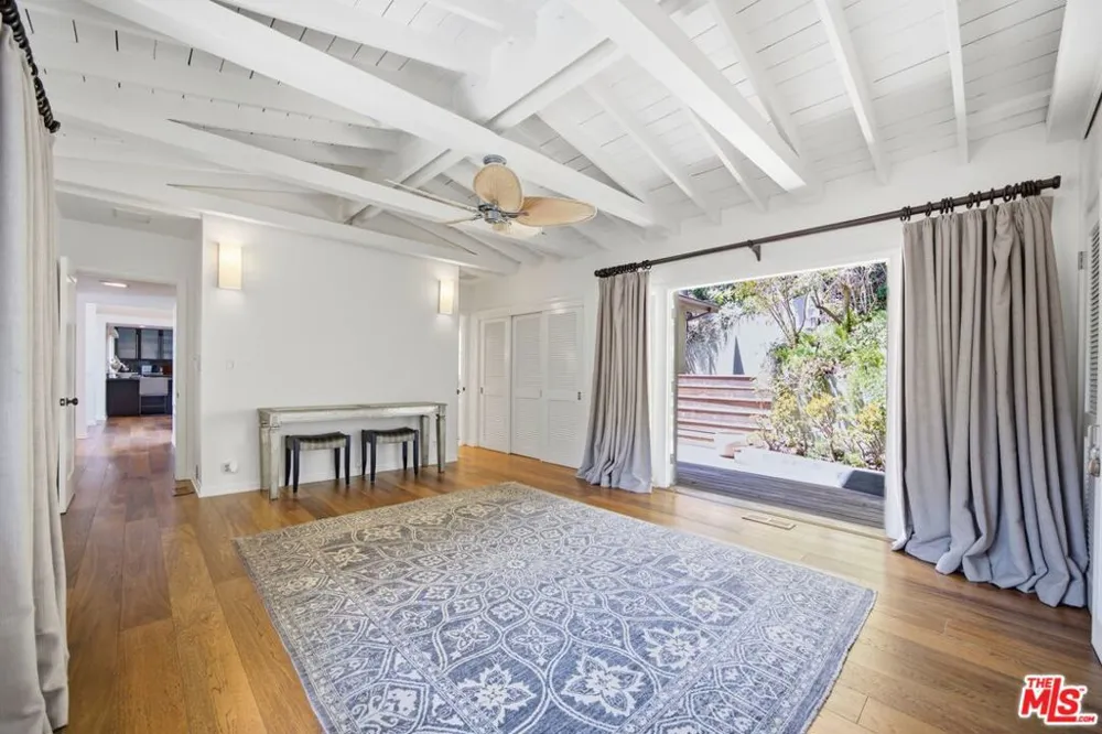 2065 Outpost Drive Los Angeles, CA 90068