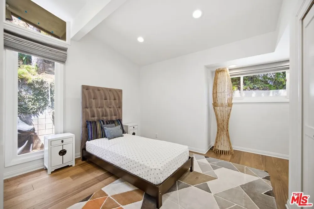 2065 Outpost Drive Los Angeles, CA 90068