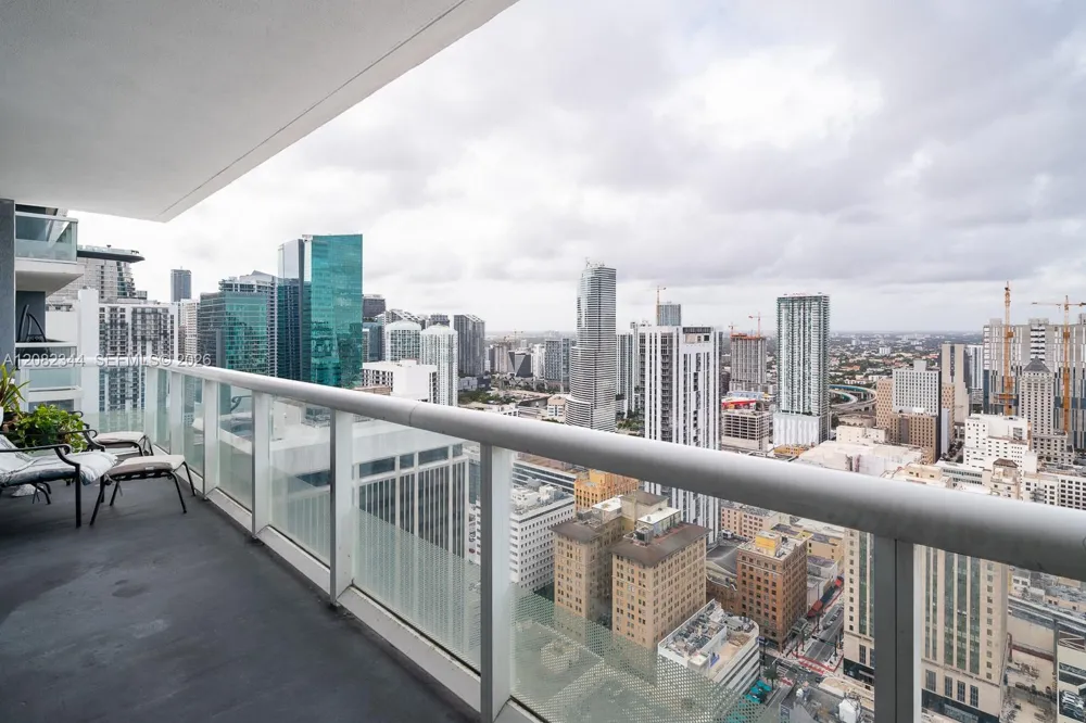50 Biscayne Blvd #4505 Miami, FL 33132