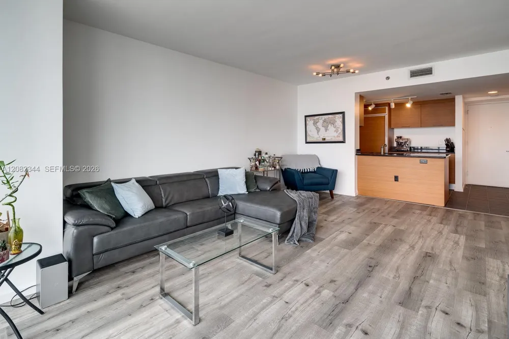 50 Biscayne Blvd #4505 Miami, FL 33132