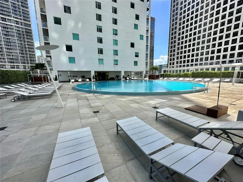 500 Brickell Ave #2100 Miami, FL 33131