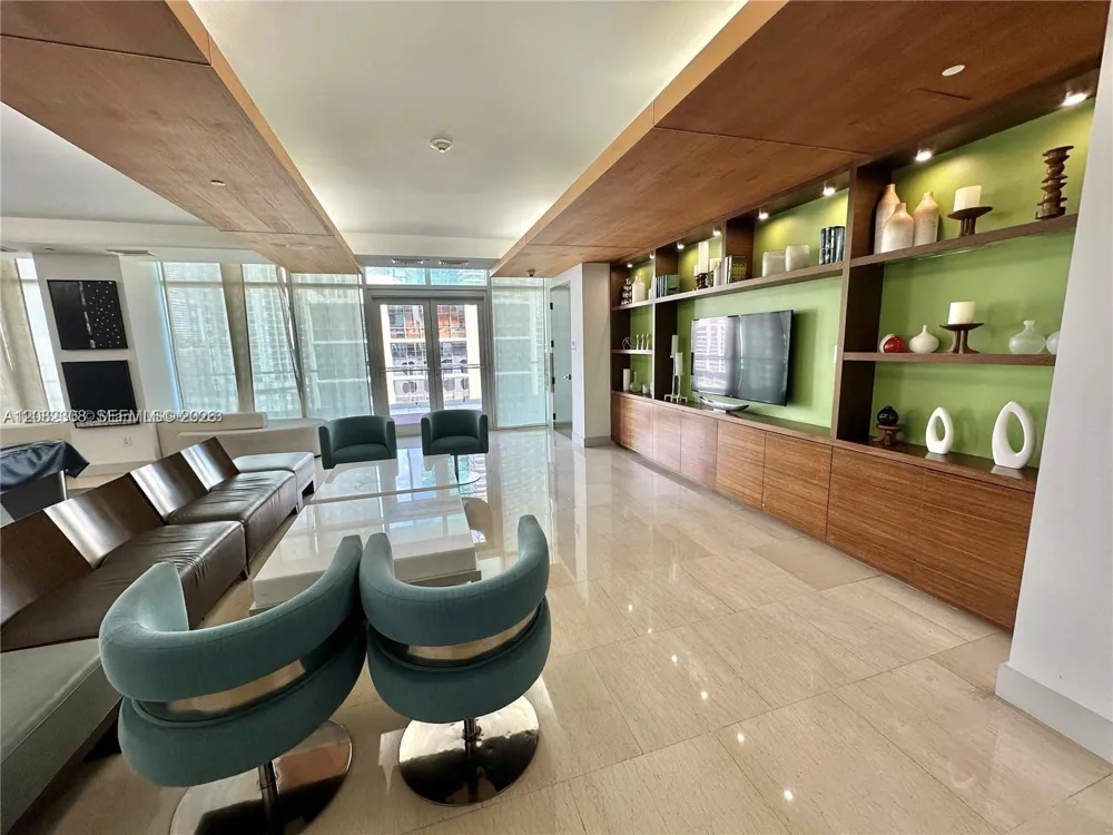 500 Brickell Ave #2100 Miami, FL 33131