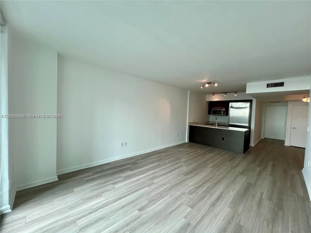 500 Brickell Ave #2100 Miami, FL 33131