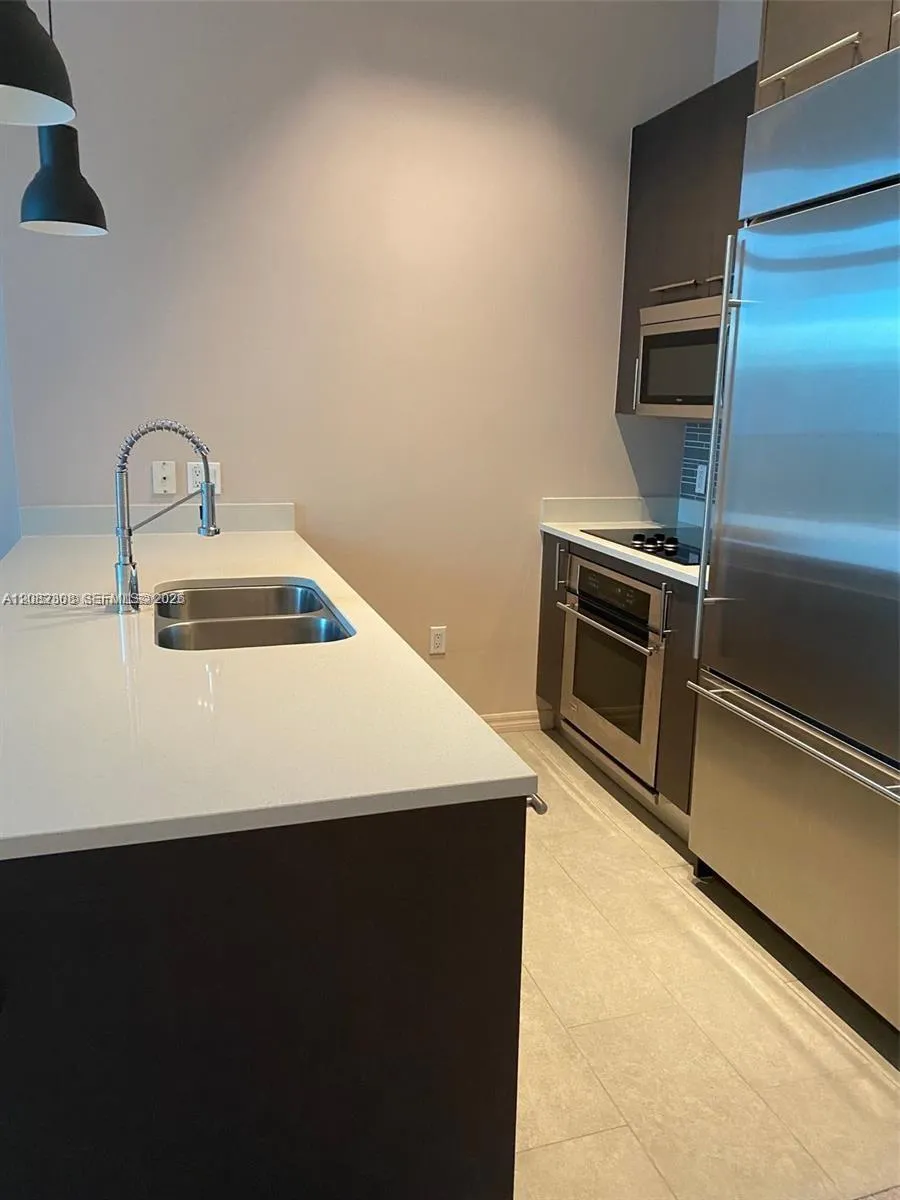 500 Brickell Ave #2100 Miami, FL 33131