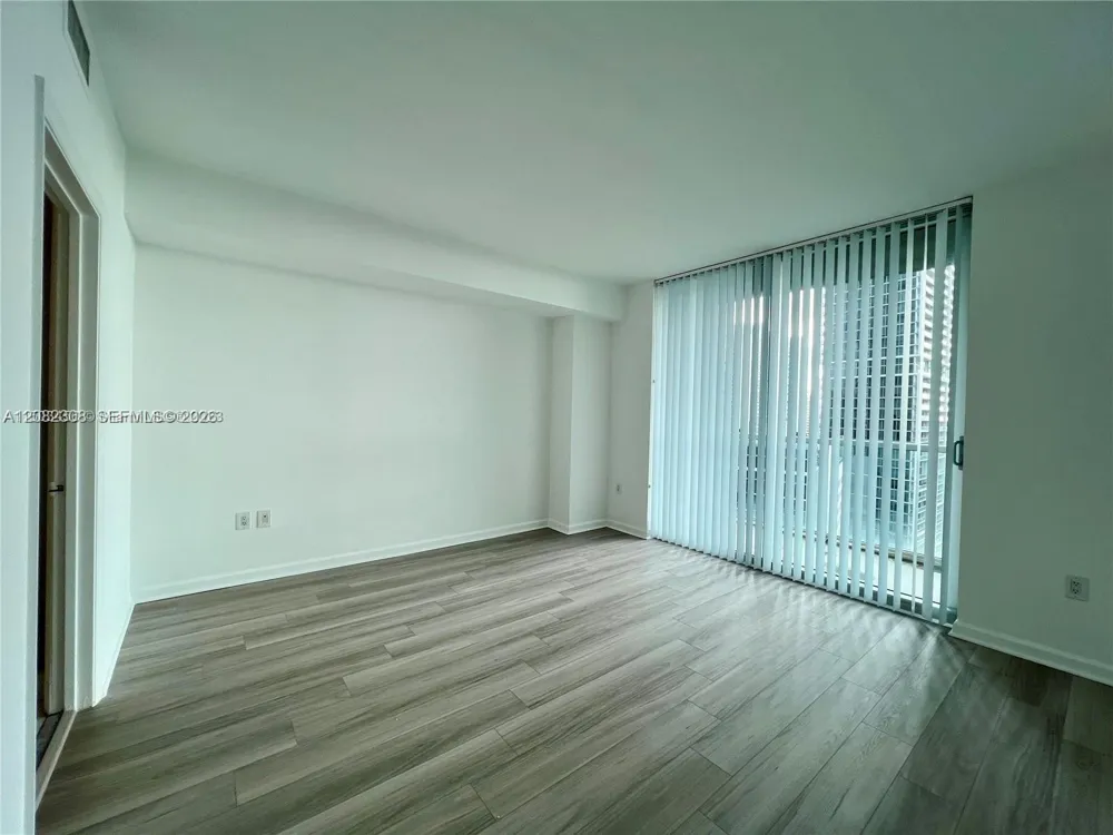 500 Brickell Ave #2100 Miami, FL 33131