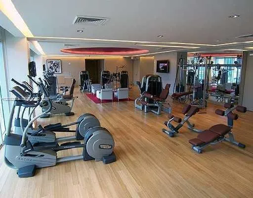 500 Brickell Ave #2100 Miami, FL 33131