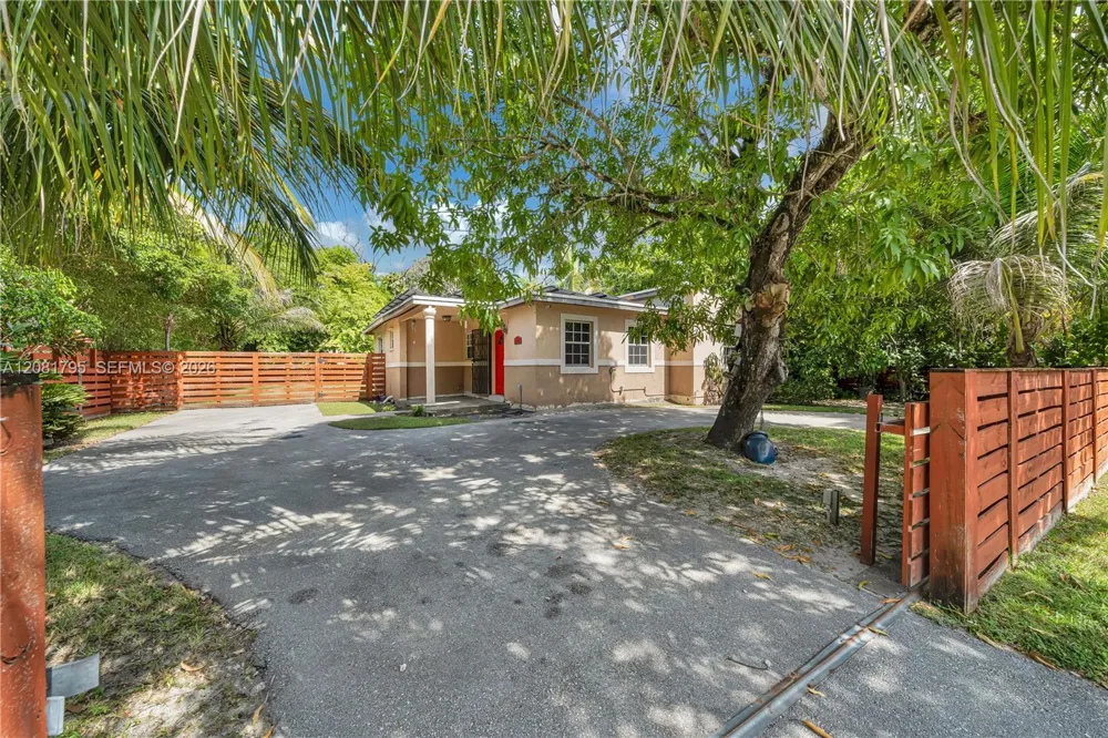 6401 SW 63rd Ct South Miami, FL 33143