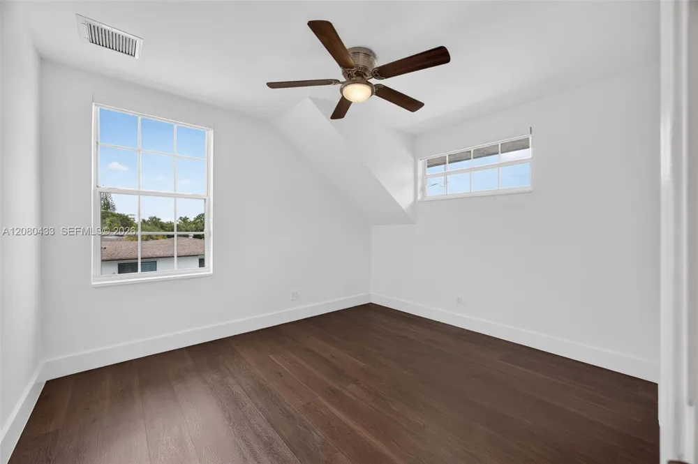 18211 SW 95th Ct Palmetto Bay, FL 33157