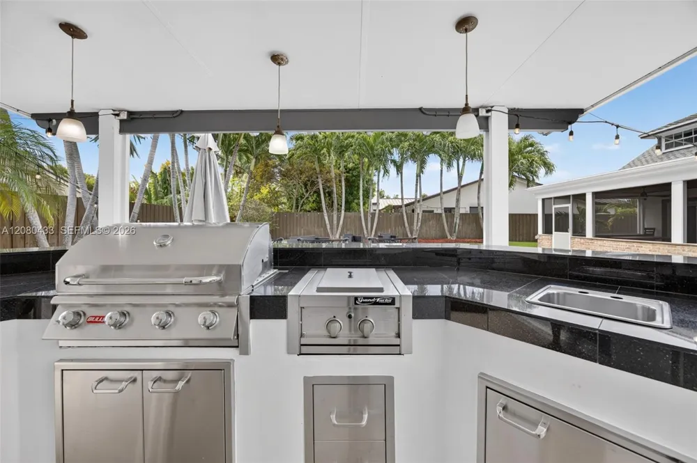 18211 SW 95th Ct Palmetto Bay, FL 33157